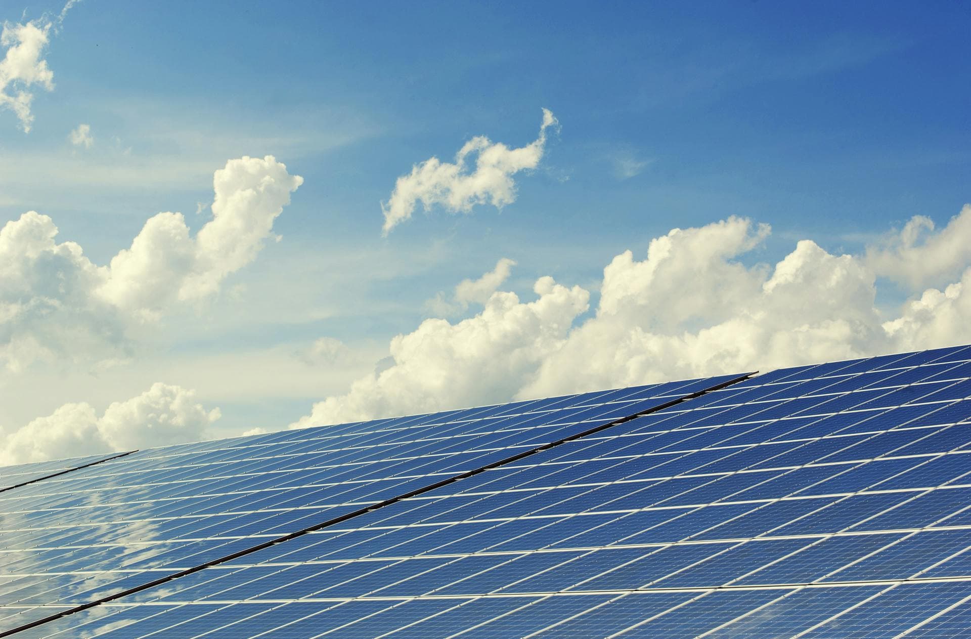Zonnepanelen op een Nederlands dak